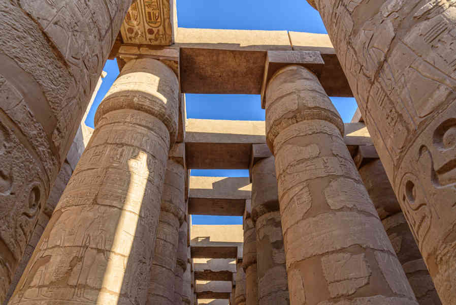 Egipto 059 - Luxor - Templo de Karnak - Sala Hipóstila.jpg
